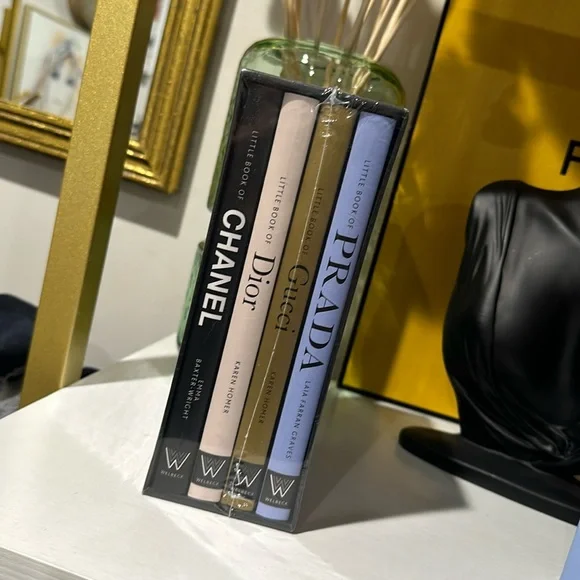 Little Guides to Style Books Chanel, Dior, Gucci & Prada - Picture 1 of 2